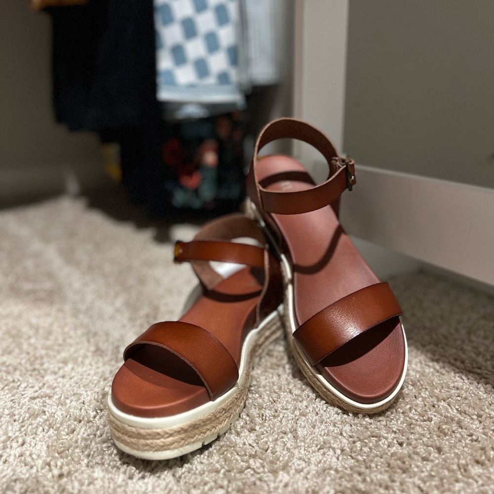 MIA ESPADRILLE PLATFORM SANDALS